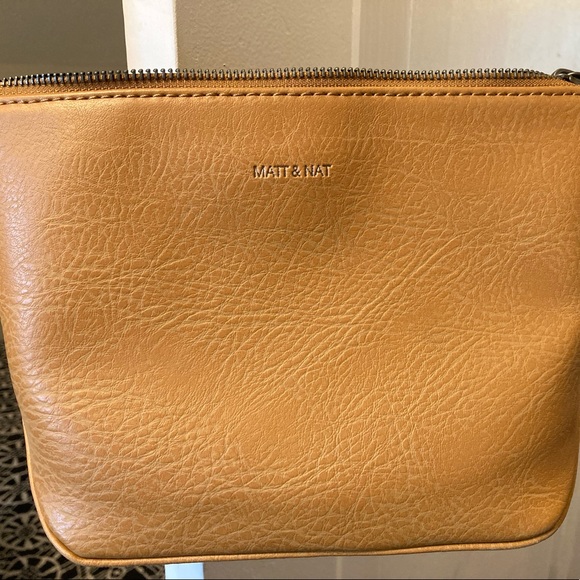 Mat & Nat vegan crossbody bag orange-y yellow! So cute - Picture 2 of 3
